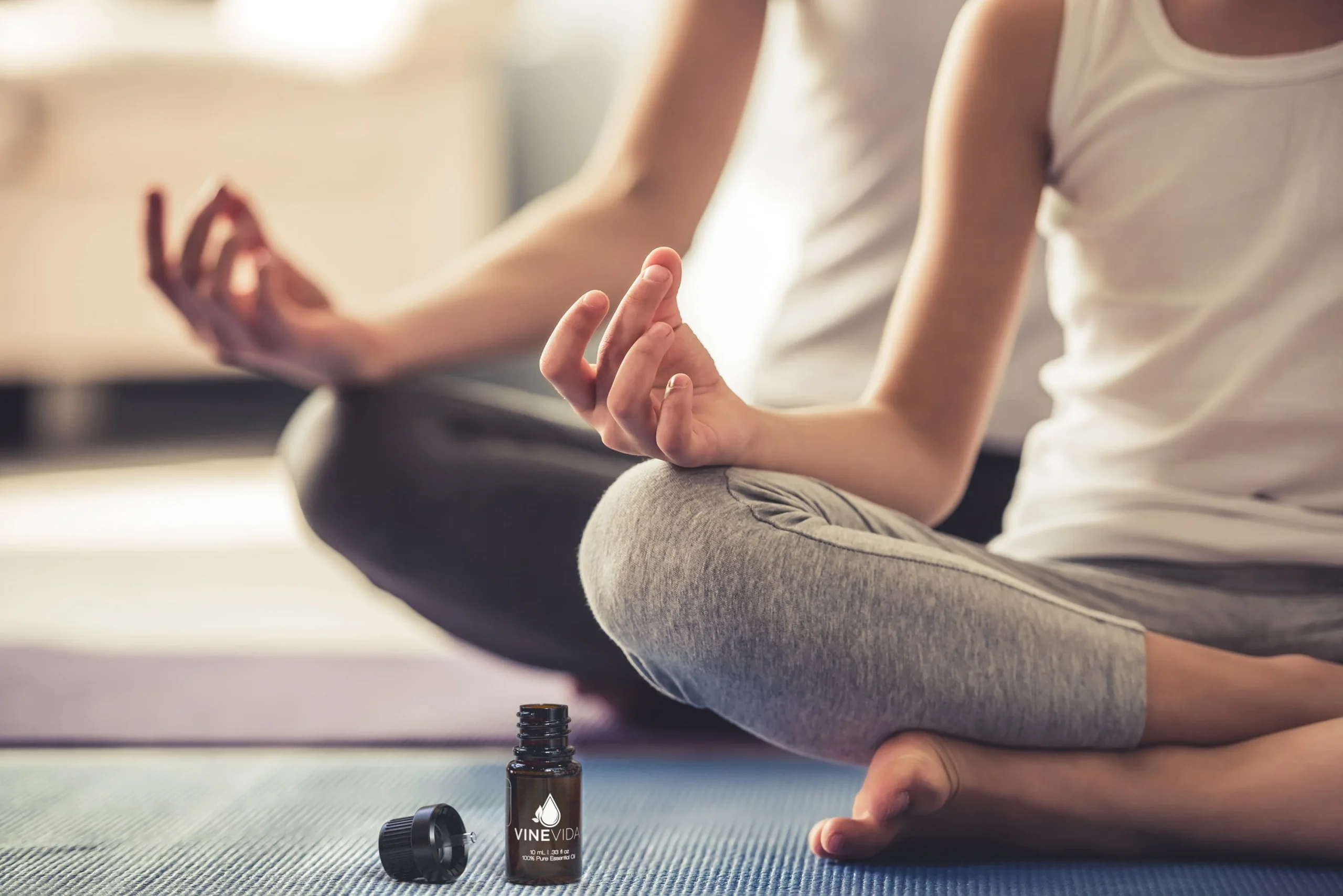 5 Best Essential Oils for Yoga Meditation in 2025