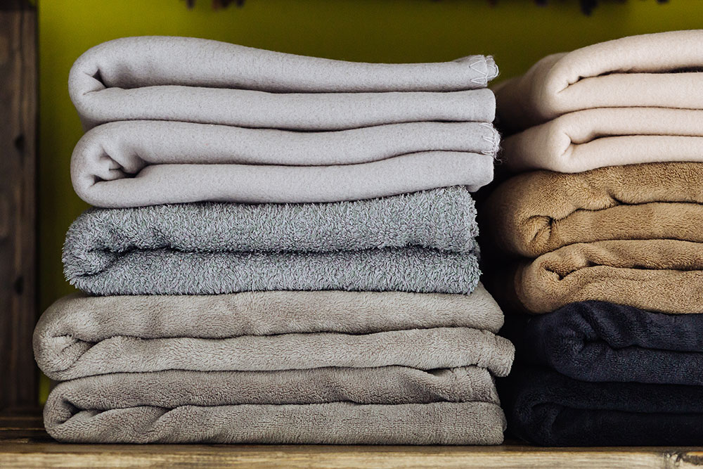 5 Best Yoga Blankets for Relaxation in 2025